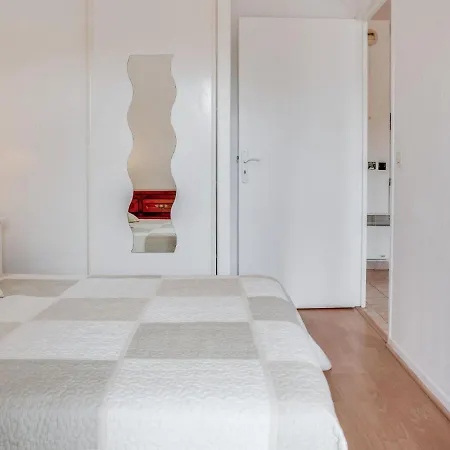 Joseph-2 Apartmán